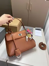 バレンシアガバッグ BALENCIAGA 2025新作 トートフラップクロスボディバッグ