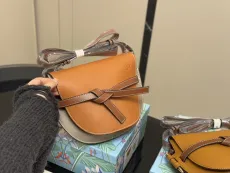 ロエベバッグ LOEWE 2025新作 クロスボディバッグ