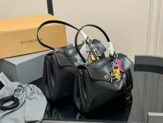 バレンシアガバッグ BALENCIAGA 2025新作 特大バッグ