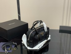プラダバッグ PRADA 2025新作 トートバッグ