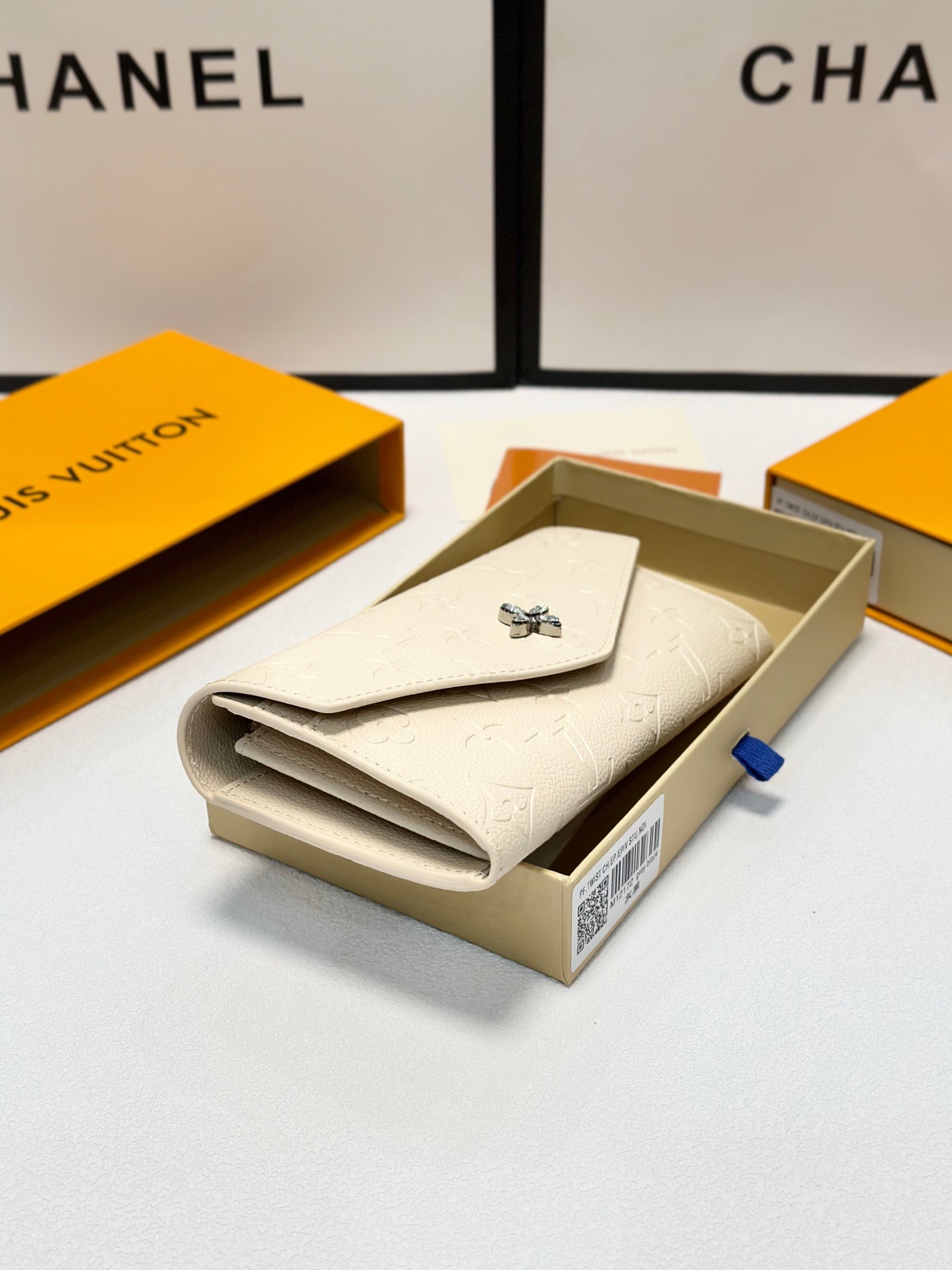 ルイヴィトン財布 LOUIS VUITTON 2025新作 財布