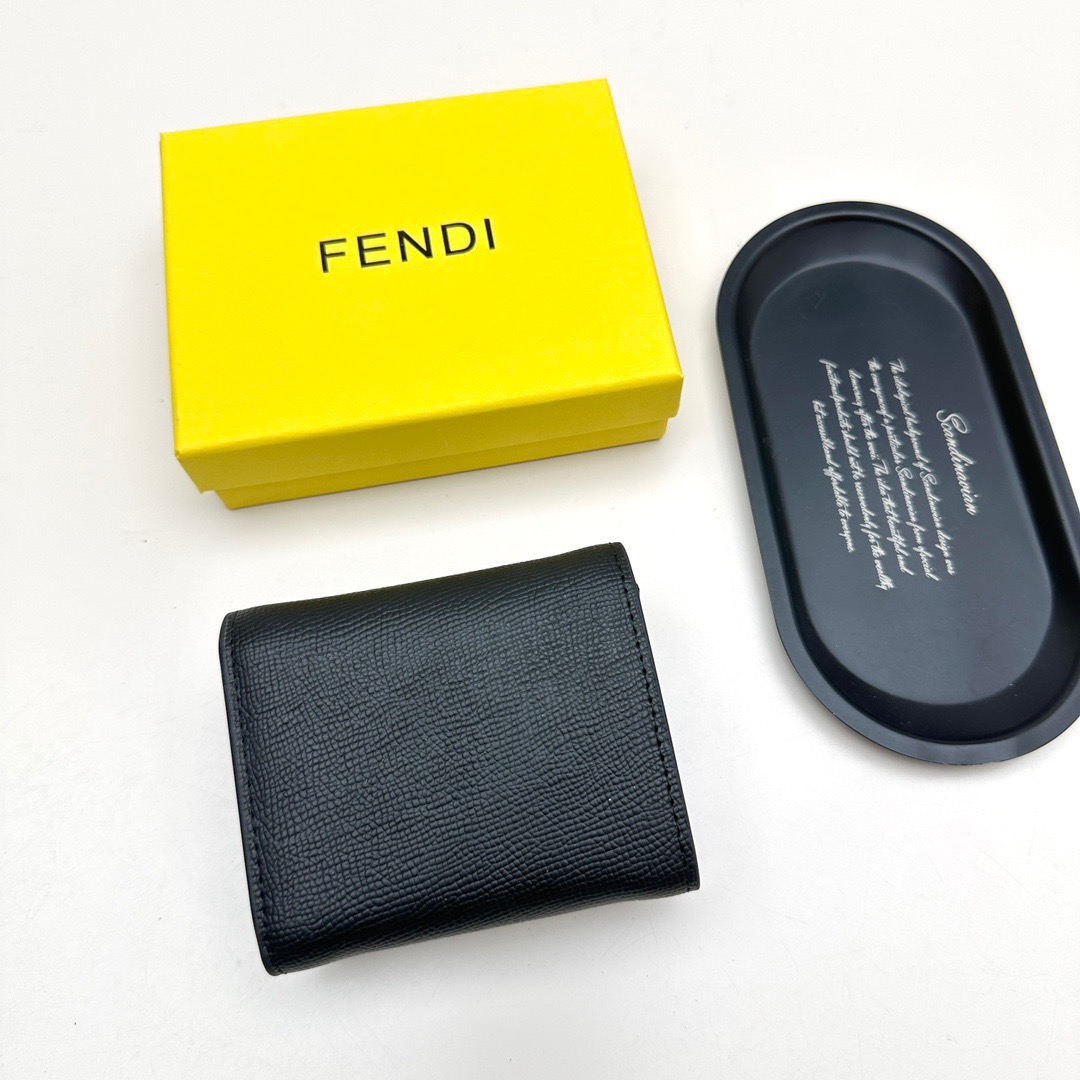 フェンディ財布 FENDI 2025新作 財布 8352