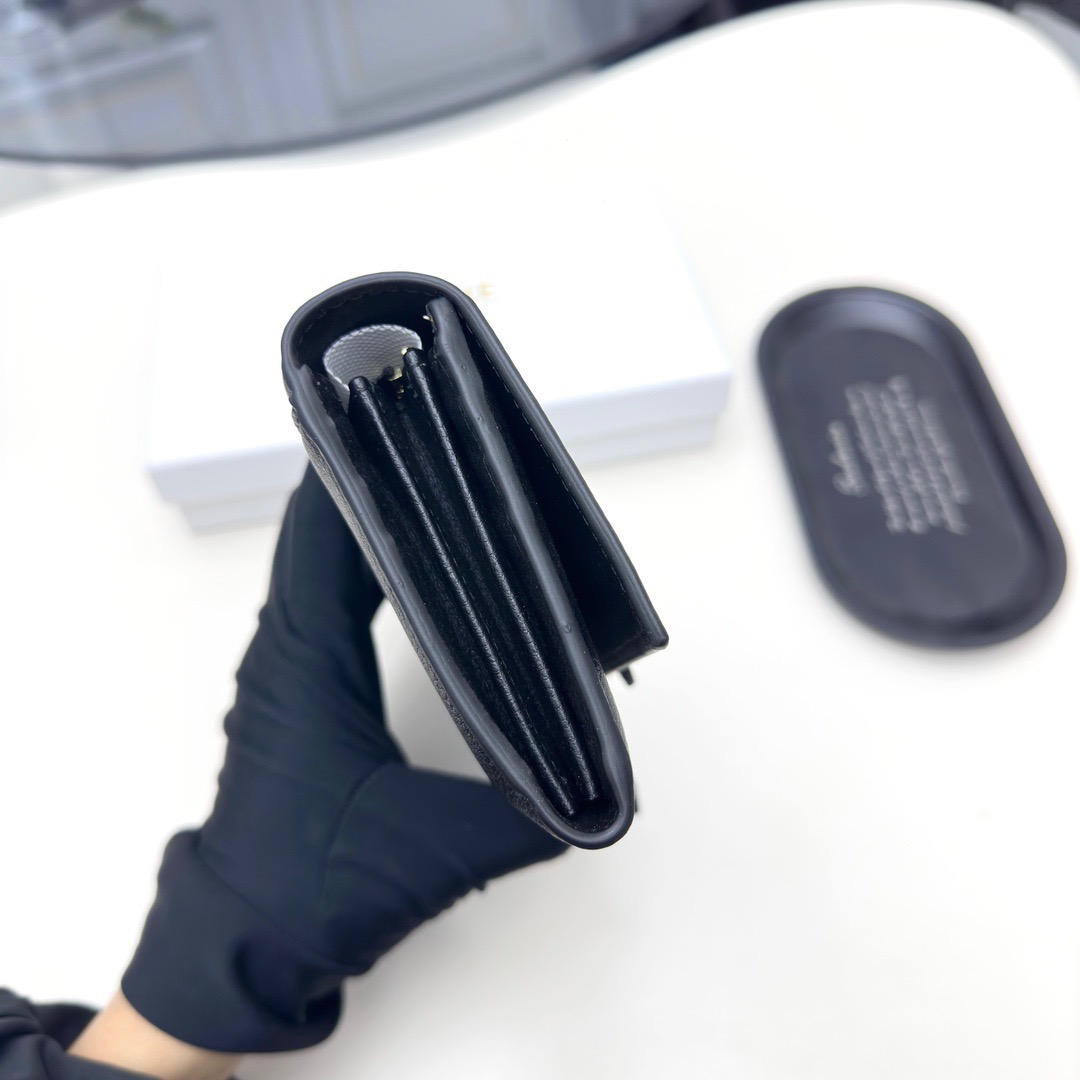 セリーヌ財布 CELINE 2025新作 財布 4776
