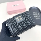 ミュウミュウ財布 Miu Miu 2025新作 財布 8357