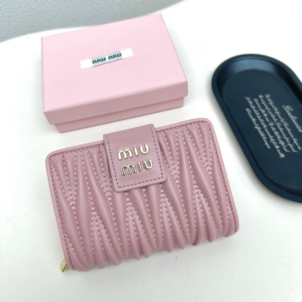 ミュウミュウ財布 Miu Miu 2025新作 財布 8357