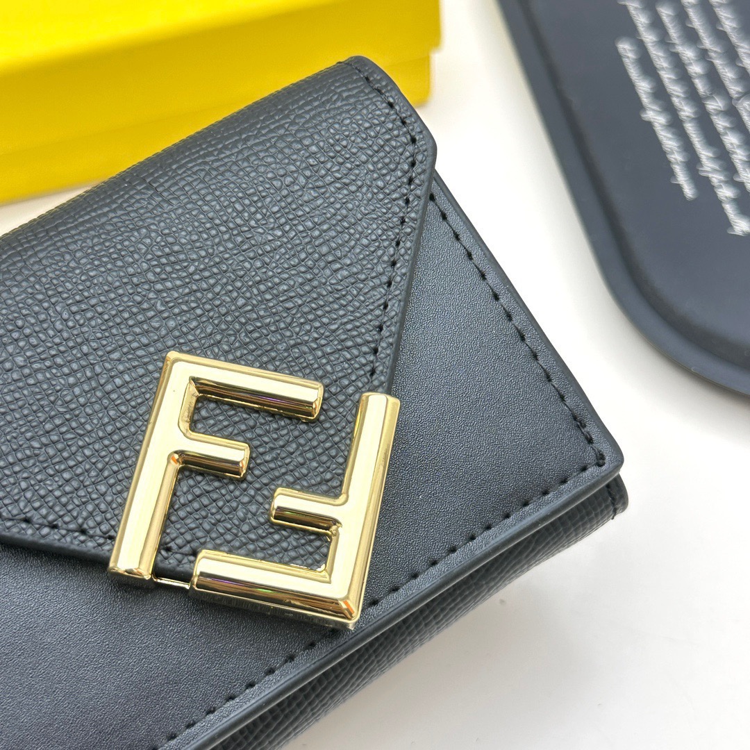フェンディ財布 FENDI 2025新作 財布 8352