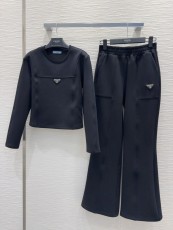 プラダ服 PRADA 2025新作 宇宙綿スーツ