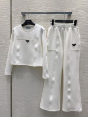 プラダ服 PRADA 2025新作 宇宙綿スーツ