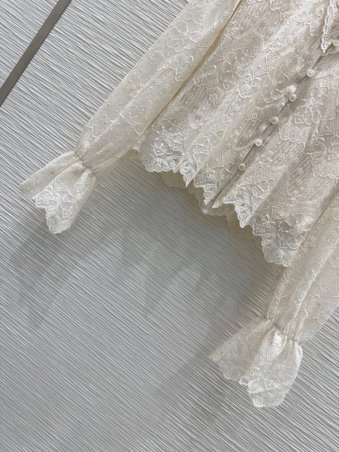 ヴァレンティノ服 VALENTINO 2025新作 レーストップ