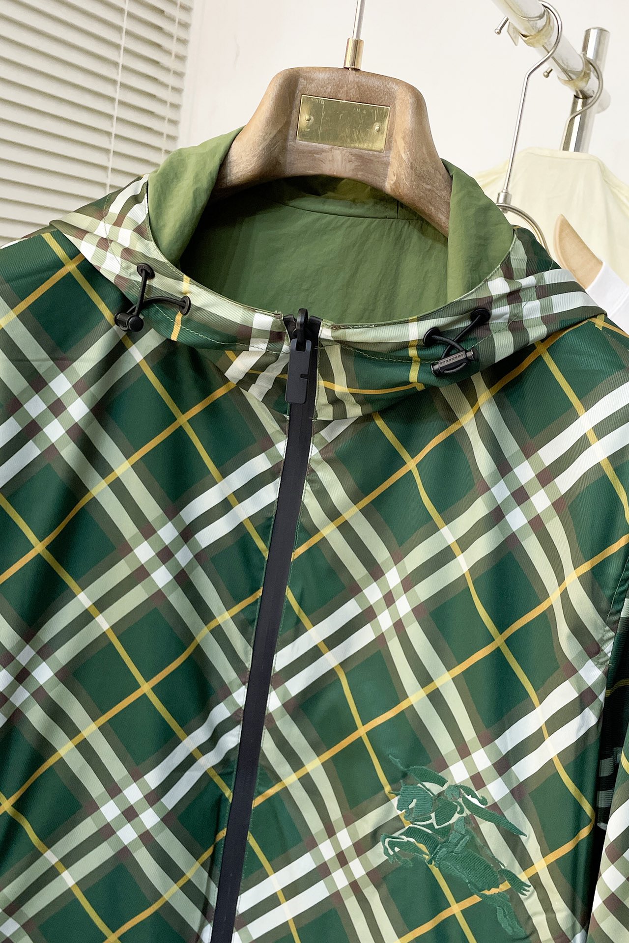 バーバリー服 BURBERRY 2025新作 フード付きジャケット