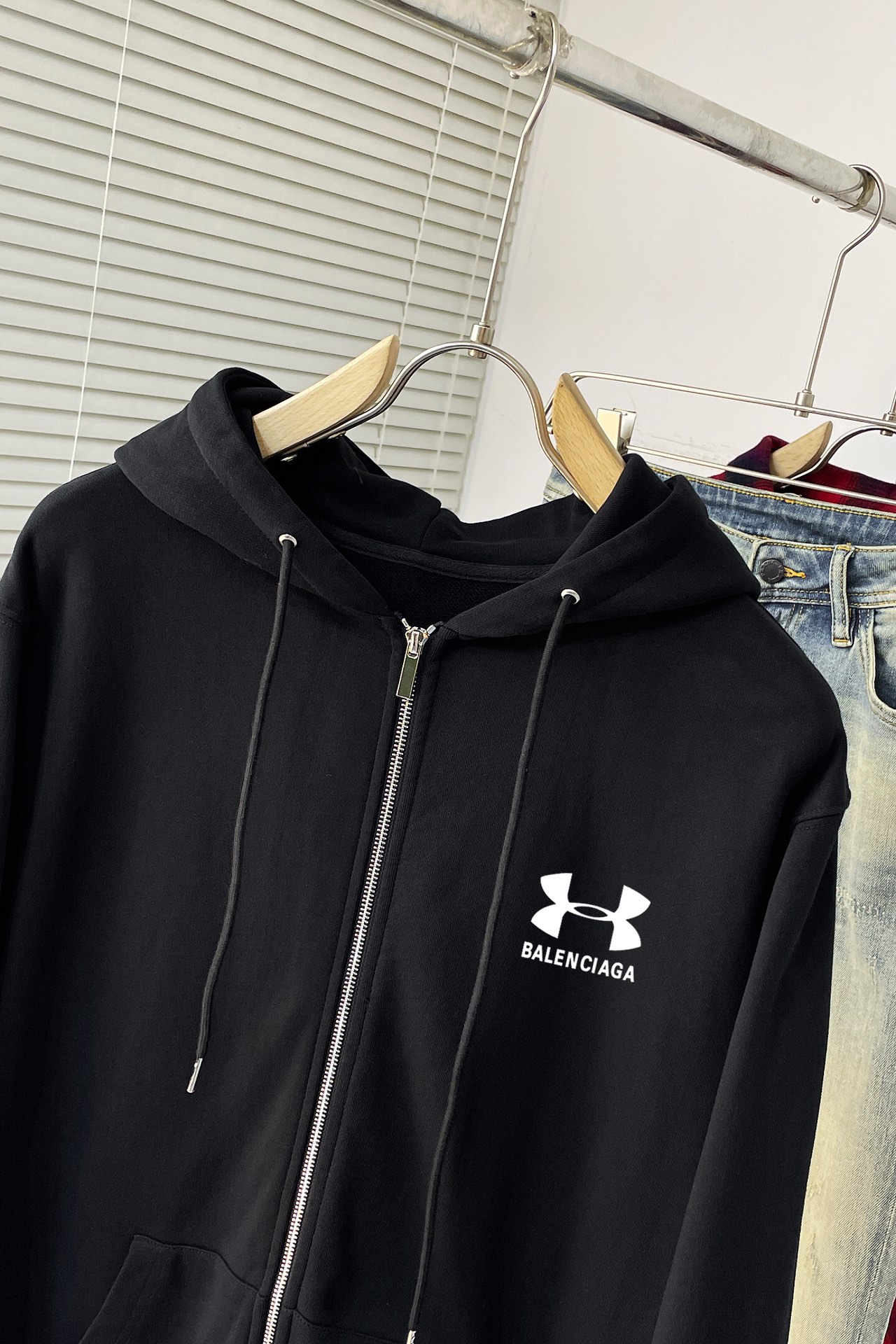 バレンシアガ服 BALENCIAGA 2025新作 フード付きジャケット