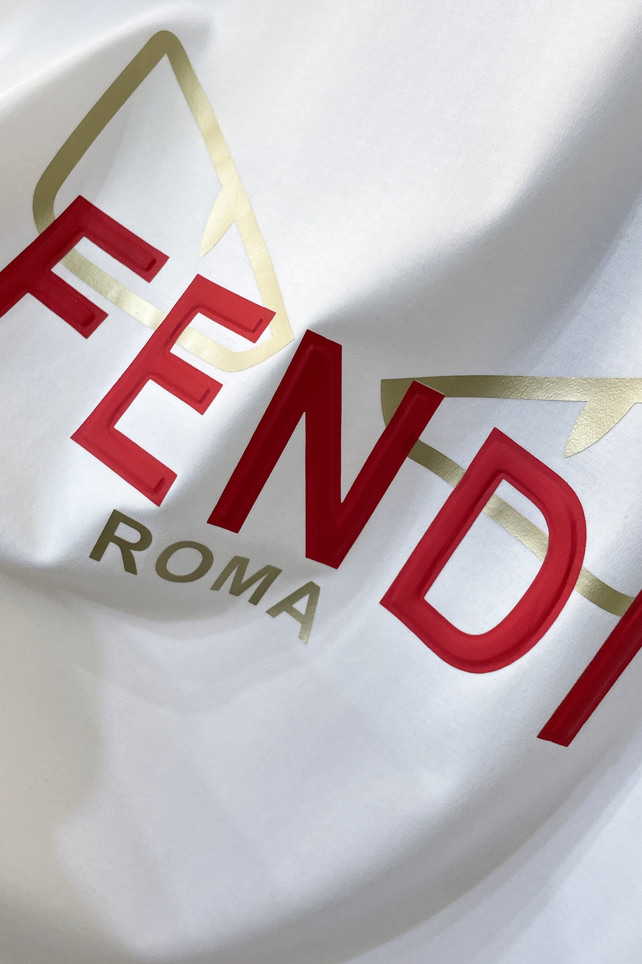 フェンディ服 FENDI 2025新作 半袖Tシャツ