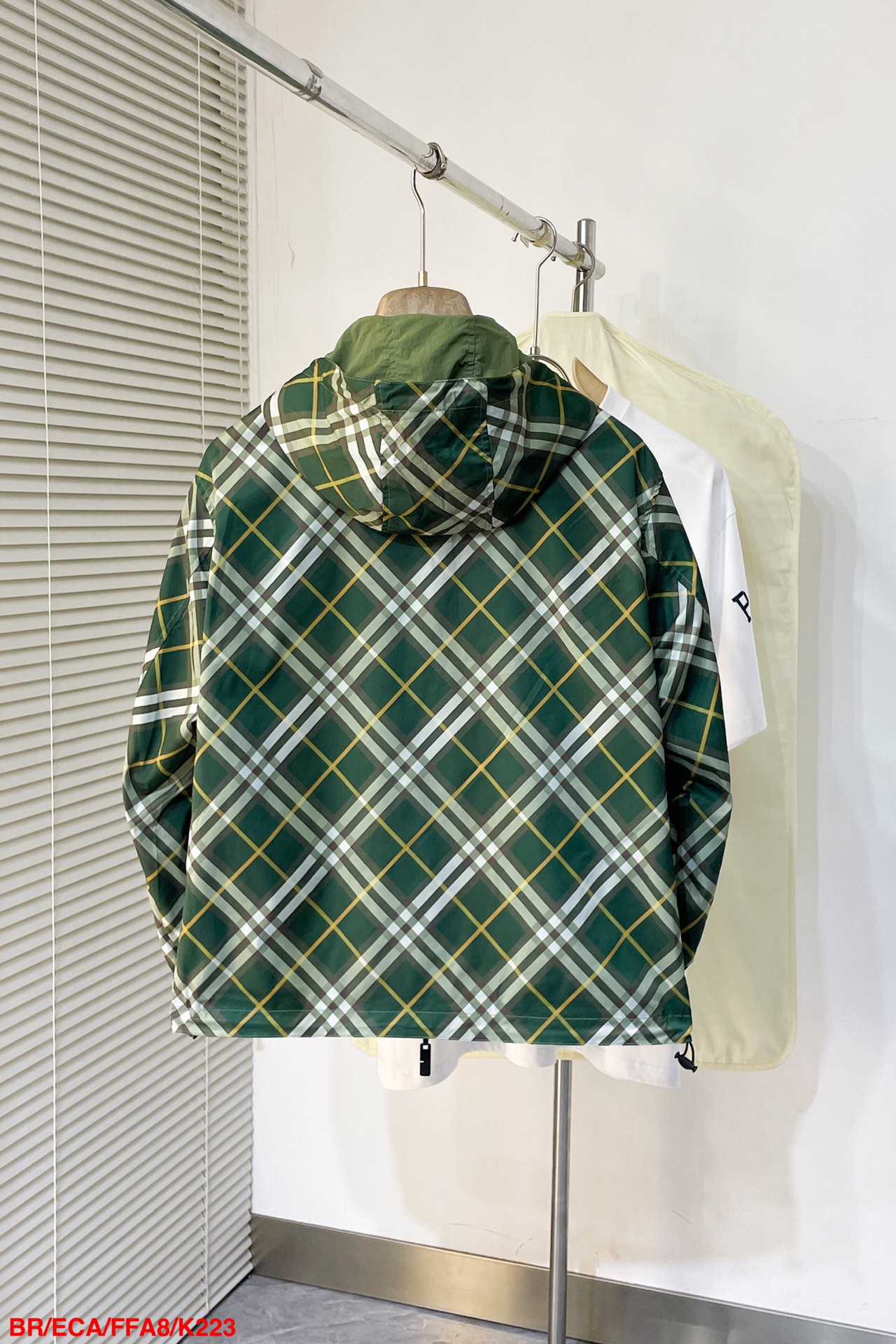 バーバリー服 BURBERRY 2025新作 フード付きジャケット