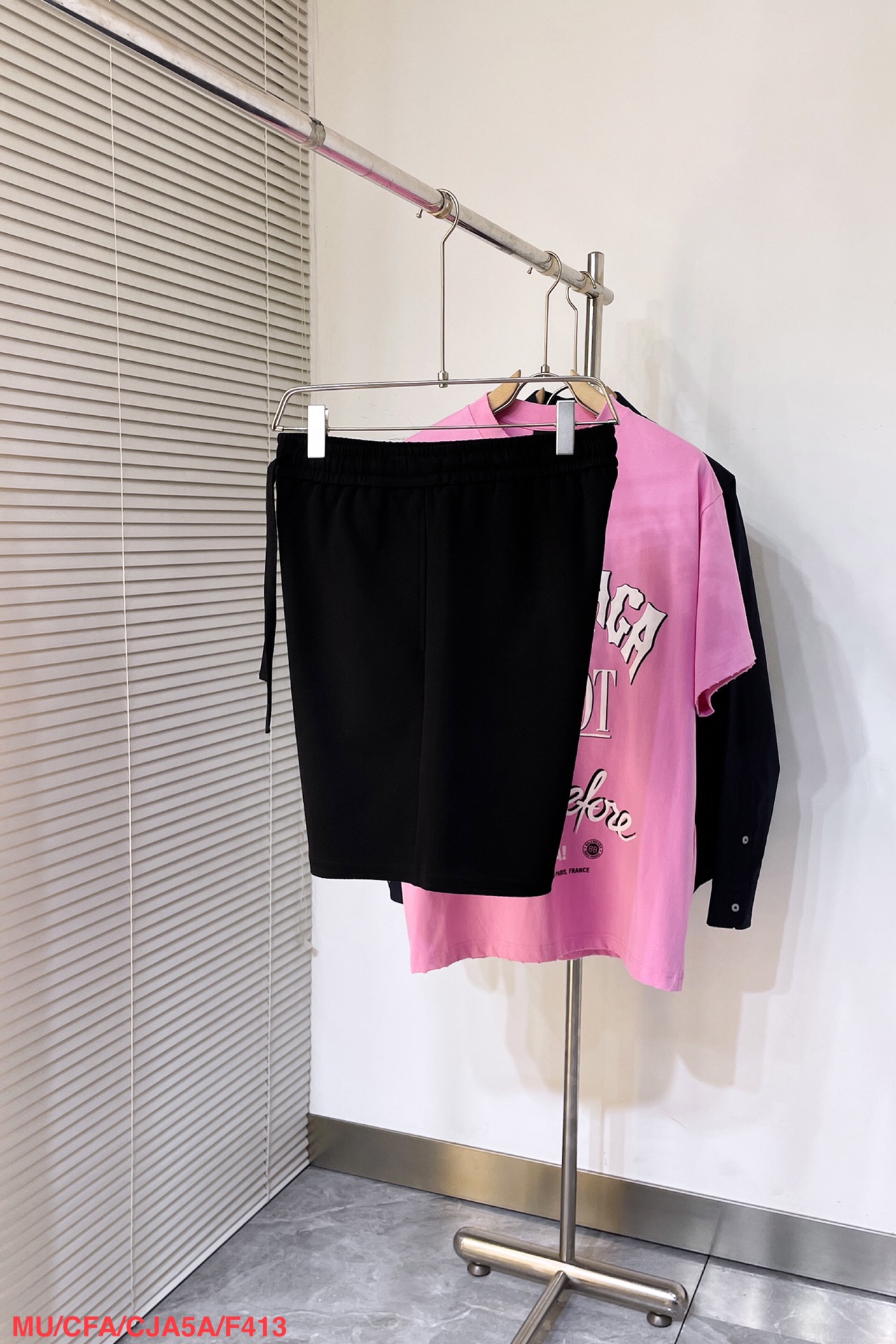 ミュウミュウ服 Miu Miu 2025新作 ショートパンツ