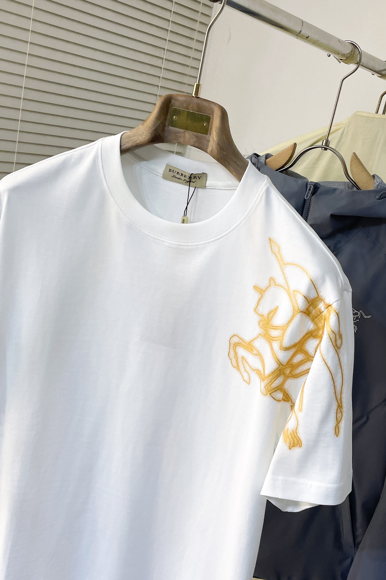 バーバリー服 BURBERRY 2025新作 半袖Tシャツ