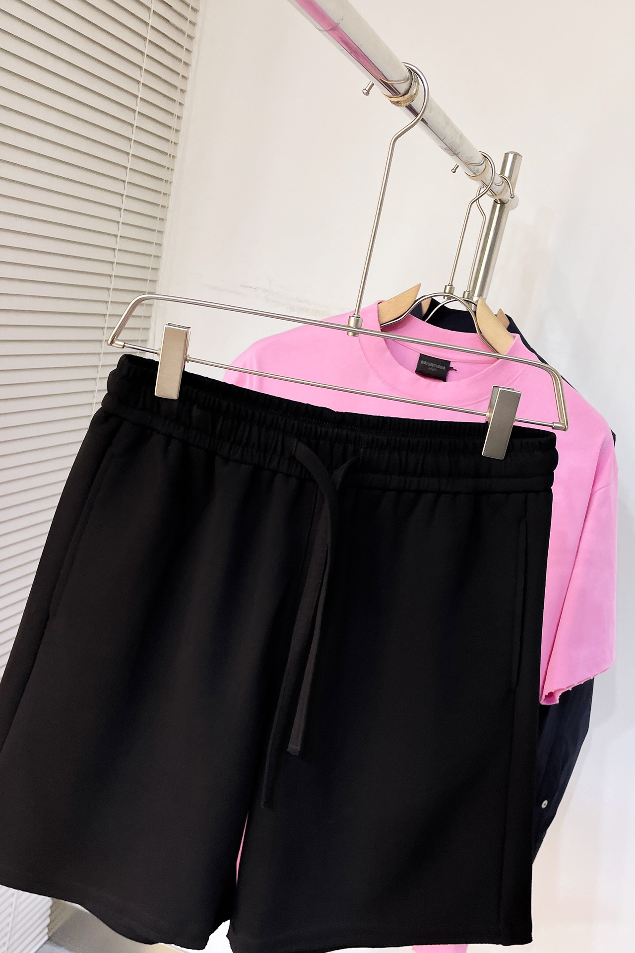 ミュウミュウ服 Miu Miu 2025新作 ショートパンツ