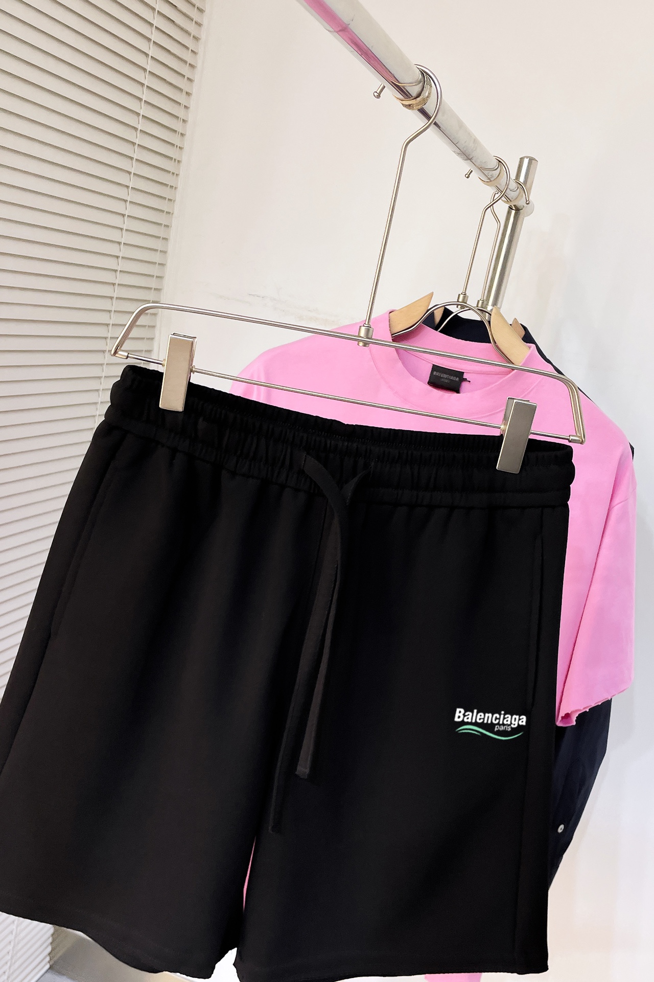 バレンシアガ服 BALENCIAGA 2025新作 ショートパンツ