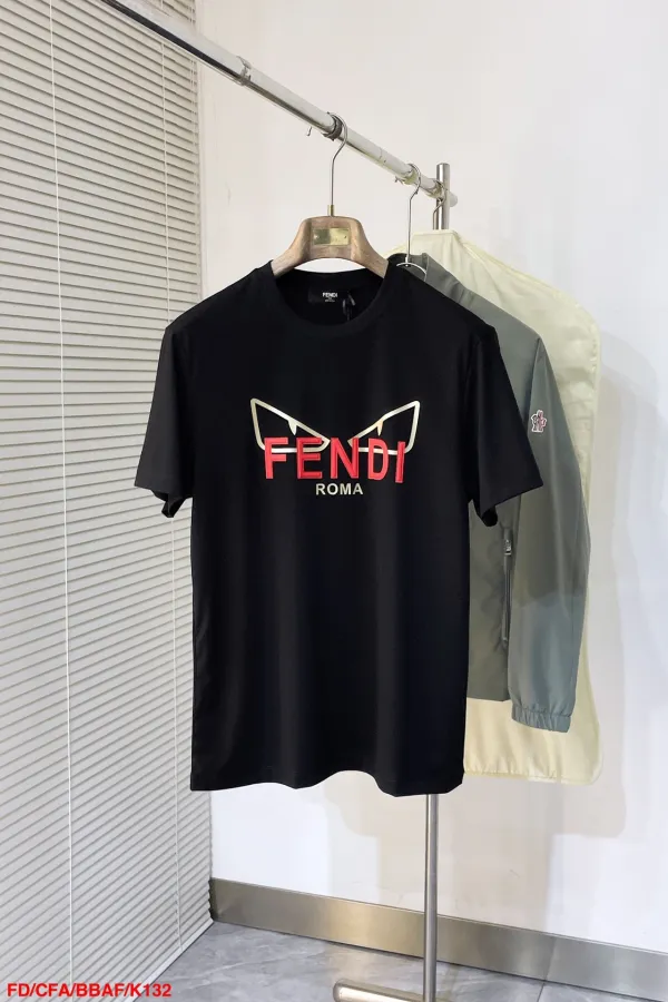フェンディ服 FENDI 2025新作 半袖Tシャツ