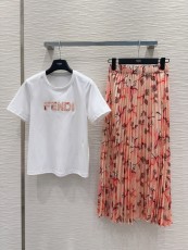 フェンディ服 FENDI 2025新作 花びらプリーツスーツ