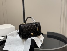 シャネルバッグ CHANEL 2025新作 メッセンジャーバッグ