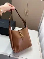 サンローランバッグ Yves Saint Laurent 2025新作 バケットバッグ
