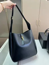 サンローランバッグ Yves Saint Laurent 2025新作 バケットバッグ