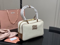 ミュウミュウバッグ Miu Miu 2025新作 ブリーフケース