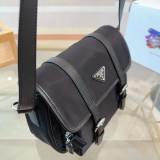 プラダバッグ PRADA 2025新作 メッセンジャーバッグ