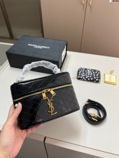 サンローランバッグ Yves Saint Laurent 2025新作 化粧ポーチ