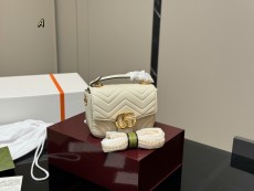 グッチバッグ GUCCI 2025新作 メッセンジャーバッグ