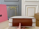 ミュウミュウバッグ Miu Miu 2025新作 ブリーフケース