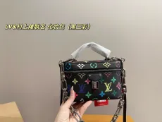 ルイヴィトンバッグ LOUIS VUITTON 2025新作 化粧ポーチ