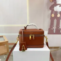 セリーヌバッグ CELINE 2025新作 化粧ポーチ