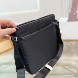 プラダバッグ PRADA 2025新作 メッセンジャーバッグ