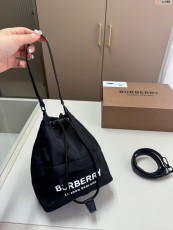 バーバリーバッグ BURBERRY 2025新作 バケットバッグ