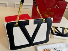 ヴァレンティノバッグ VALENTINO 2025新作 脇袋
