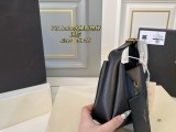 サンローランバッグ Yves Saint Laurent 2025新作 バケットバッグ