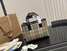 バーバリーバッグ BURBERRY 2025新作 ショッピングバッグ