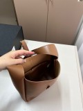 サンローランバッグ Yves Saint Laurent 2025新作 バケットバッグ