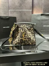 サンローランバッグ Yves Saint Laurent 2025新作 バケットバッグ