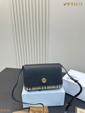 バーバリーバッグ BURBERRY 2025新作 メッセンジャーバッグ