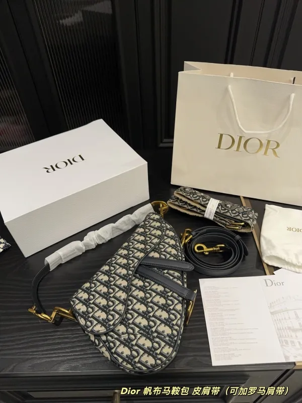 ディオールバッグ DIOR 2025新作 サドルバッグ