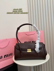 ミュウミュウバッグ Miu Miu 2025新作 ハンドバッグ