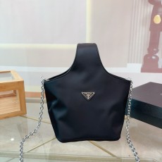 プラダバッグ PRADA 2025新作 バケットバッグ