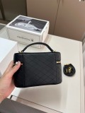 サンローランバッグ Yves Saint Laurent 2025新作 化粧ポーチ