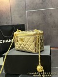 シャネルバッグ CHANEL 2025新作 化粧ポーチ