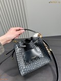 サンローランバッグ Yves Saint Laurent 2025新作 バケットバッグ