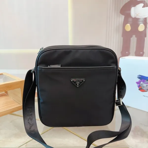 プラダバッグ PRADA 2025新作 クロスボディバッグ