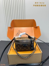 ルイヴィトンバッグ LOUIS VUITTON 2025新作 化粧ポーチ
