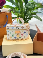 ルイヴィトンバッグ LOUIS VUITTON 2025新作 化粧ポーチ